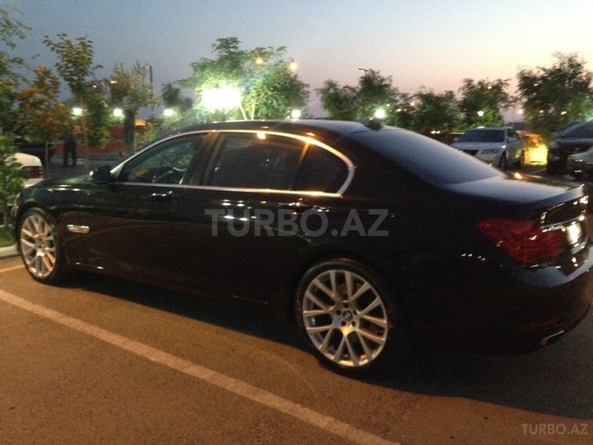 BMW 750 2010, 114,000 km - 4.4 l - Bakı