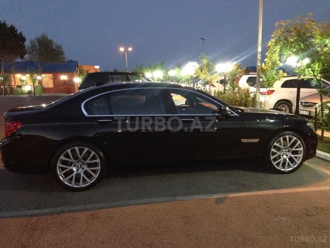 BMW 750 2010, 114,000 km - 4.4 l - Bakı
