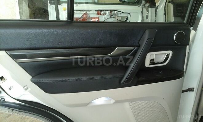 Mitsubishi Pajero 2008, 93,000 km - 3.8 l - Bakı