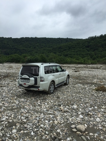 Mitsubishi Pajero 2008, 93,000 km - 3.8 l - Bakı