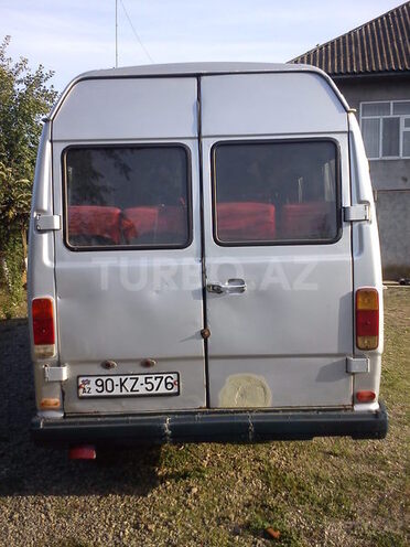 Mercedes 410 D 1994, 580,000 km - 2.5 л - Astara