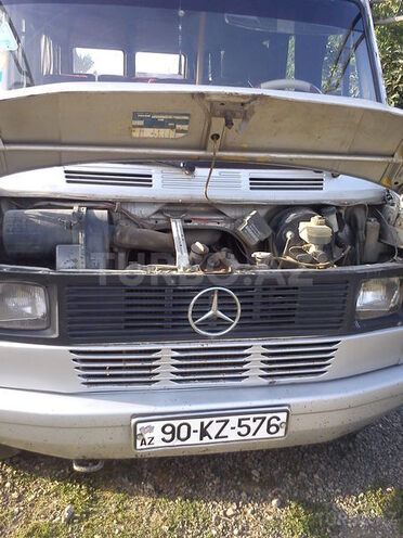 Mercedes 410 D 1994, 580,000 km - 2.5 л - Astara
