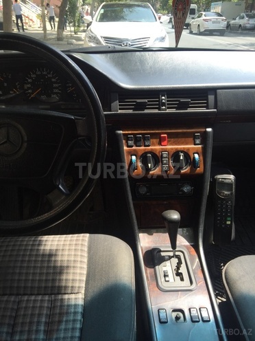 Mercedes E 220 1994, 440,000 km - 2.2 l - Bakı