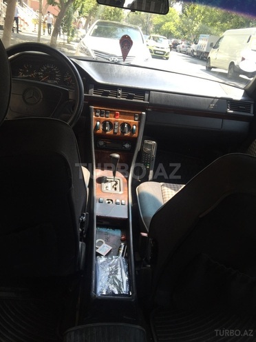 Mercedes E 220 1994, 440,000 km - 2.2 l - Bakı