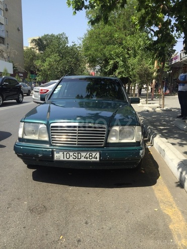 Mercedes E 220 1994, 440,000 km - 2.2 l - Bakı
