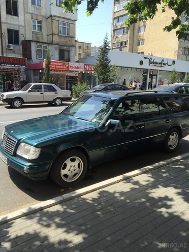 Mercedes E 220 1994, 440,000 km - 2.2 l - Bakı