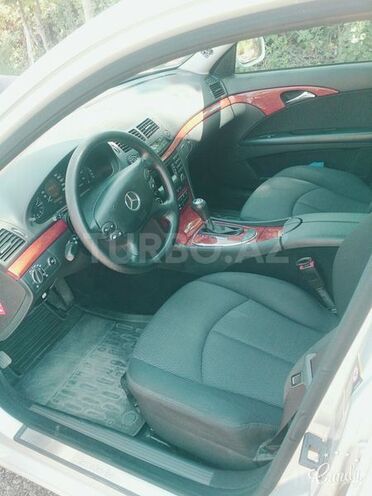 Mercedes E 220 2006, 169,000 km - 2.2 л - Bakı