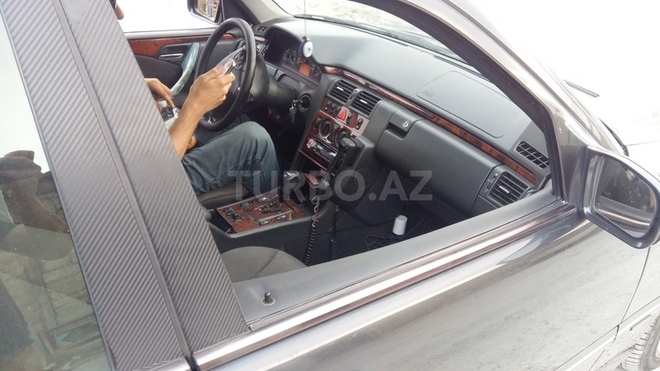 Mercedes E 220 2001, 309,000 km - 2.2 l - Bakı