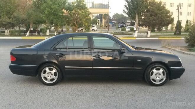 Mercedes E 240 1998, 22,108 km - 2.4 l - Bakı