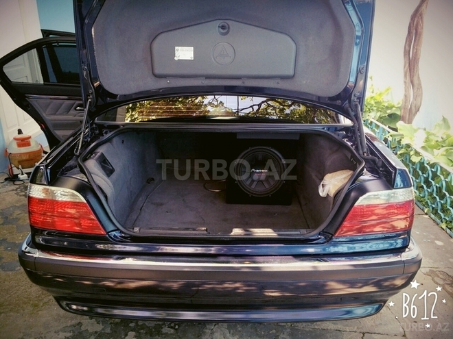 BMW 735 1998, 327,000 km - 3.5 l - Bakı