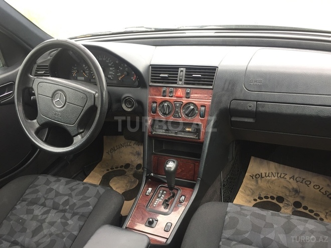 Mercedes C 220 1999, 180,000 km - 2.2 l - Bakı