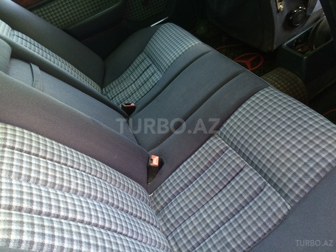 Mercedes E 300 1991, 320,000 km - 3.0 l - Bakı