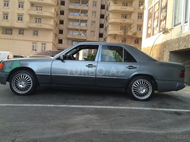 Mercedes E 300 1991, 320,000 km - 3.0 l - Bakı