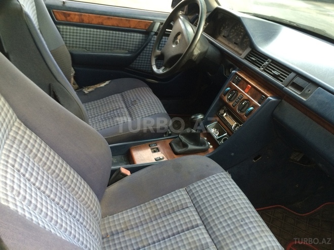 Mercedes E 300 1991, 320,000 km - 3.0 l - Bakı