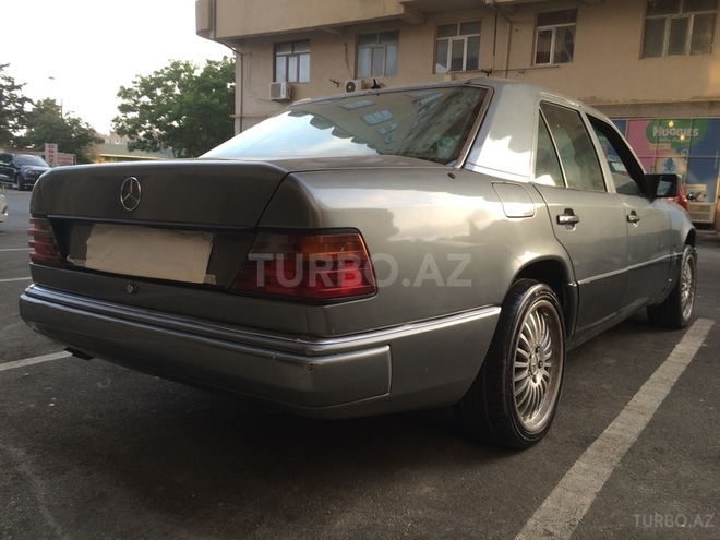 Mercedes E 300 1991, 320,000 km - 3.0 l - Bakı