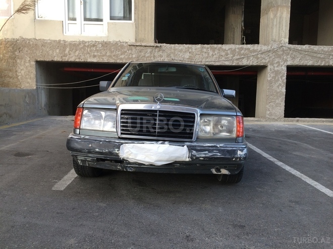 Mercedes E 300 1991, 320,000 km - 3.0 l - Bakı