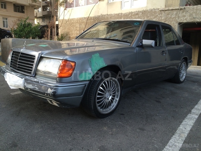 Mercedes E 300 1991, 320,000 km - 3.0 l - Bakı