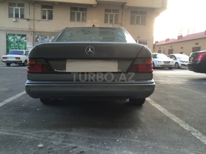 Mercedes E 300 1991, 320,000 km - 3.0 l - Bakı