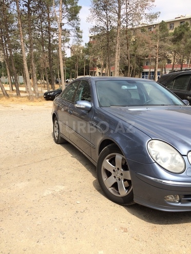 Mercedes E 240 2003, 180,000 km - 2.6 l - Bakı