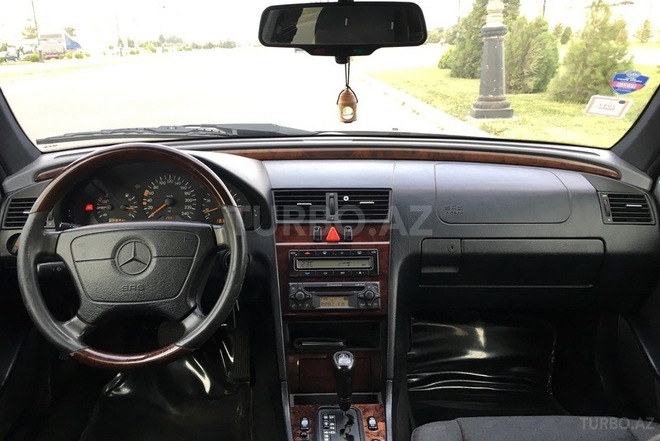 Mercedes C 230 1998, 179,000 km - 2.3 l - Bakı