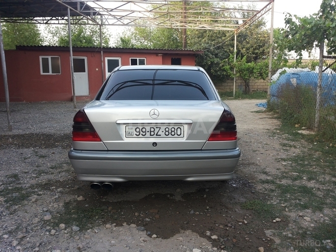 Mercedes C 220 2000, 300,000 km - 2.2 l - Biləsuvar