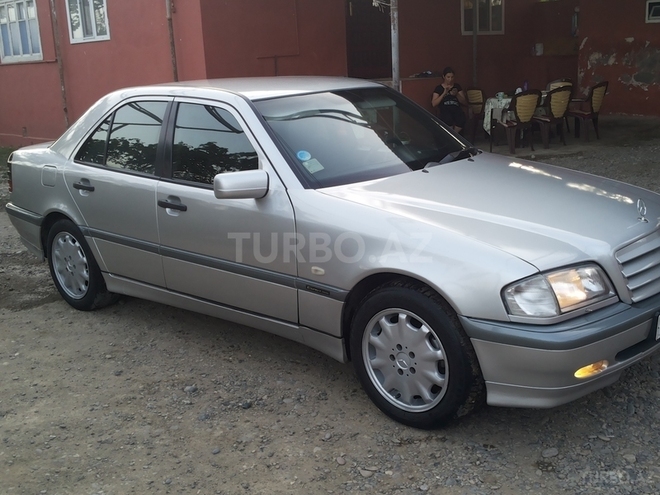 Mercedes C 220 2000, 300,000 km - 2.2 l - Biləsuvar