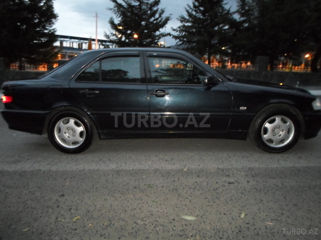 Mercedes C 240 1997, 238,000 km - 2.4 l - Zaqatala