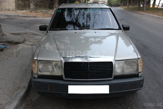 Mercedes E 200 1989, 300,000 km - 2.0 l - Bakı