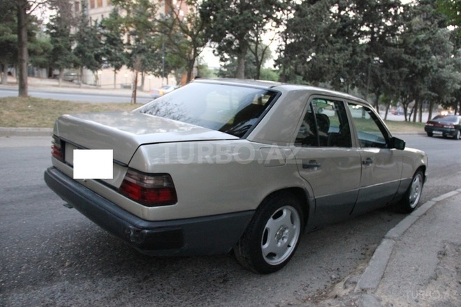 Mercedes E 200 1989, 300,000 km - 2.0 l - Bakı