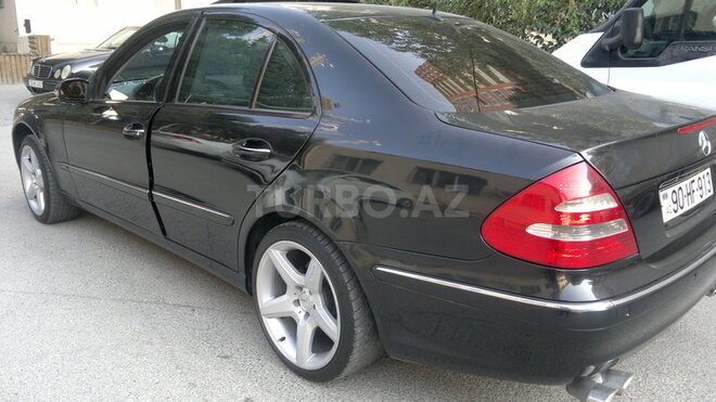 Mercedes E 320 2003, 207,500 km - 3.2 l - Xırdalan