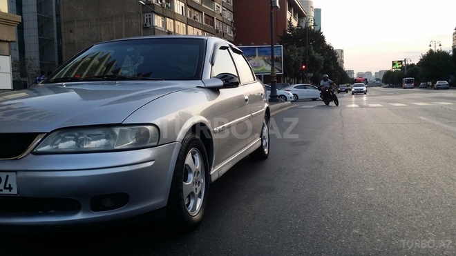 Opel Vectra 2001, 175,000 km - 1.8 л - Bakı