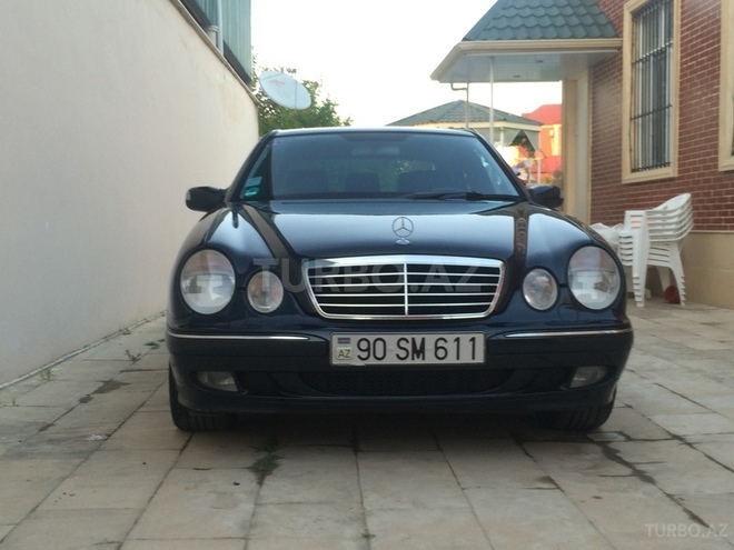 Mercedes E 220 2001, 219,643 km - 2.2 л - Bakı