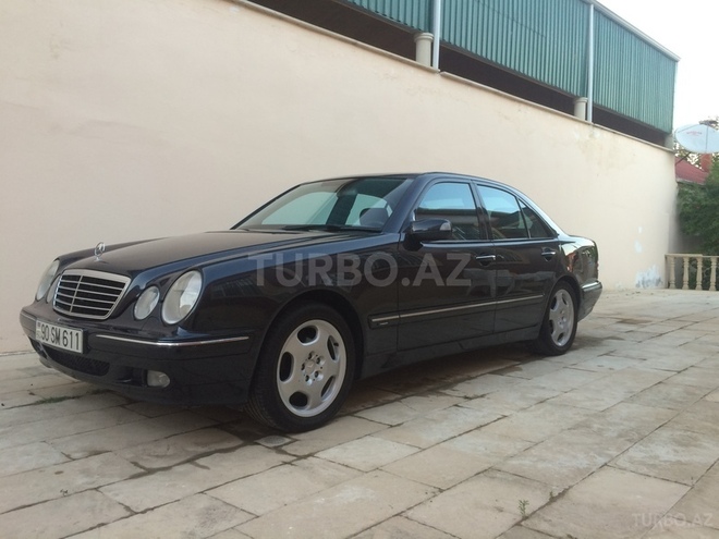Mercedes E 220 2001, 219,643 km - 2.2 л - Bakı