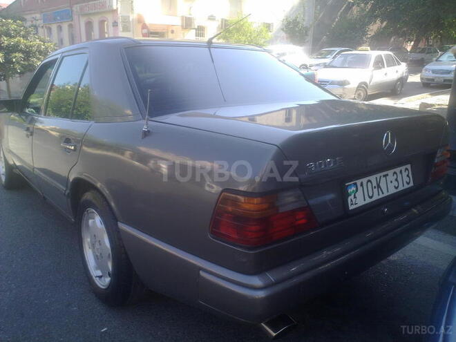 Mercedes E 300 1989, 240,000 km - 0.3 l - Bakı
