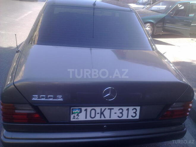 Mercedes E 300 1989, 240,000 km - 0.3 l - Bakı