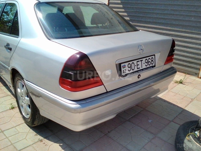 Mercedes C 250 1997, 290,000 km - 2.5 l - Bakı
