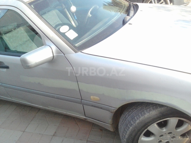 Mercedes C 250 1997, 290,000 km - 2.5 l - Bakı