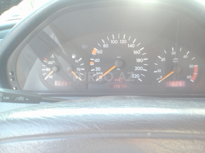 Mercedes C 250 1997, 290,000 km - 2.5 l - Bakı