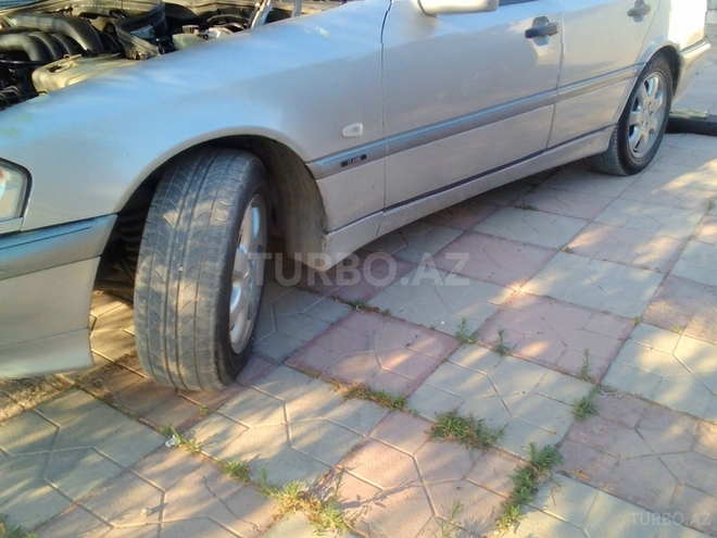 Mercedes C 250 1997, 290,000 km - 2.5 l - Bakı