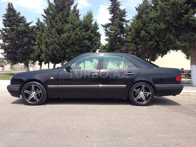 Mercedes E 240 1997, 220,000 km - 2.4 l - Bakı