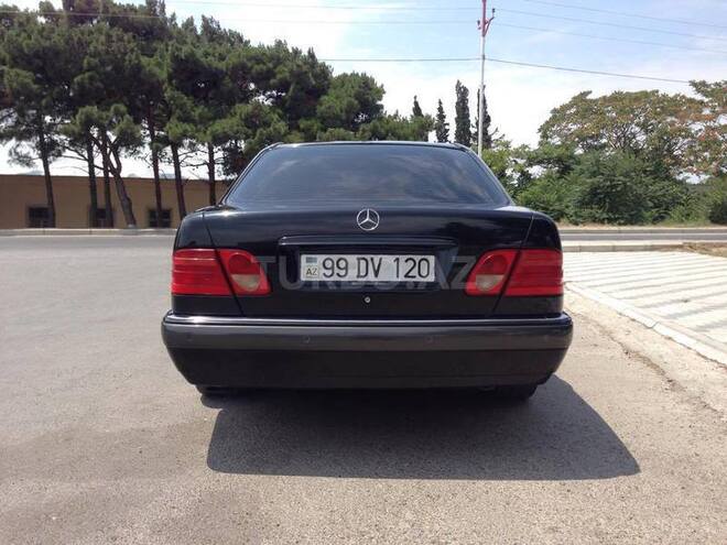 Mercedes E 240 1997, 220,000 km - 2.4 l - Bakı