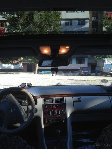 Mercedes E 220 1999, 280,000 km - 2.2 л - Mingəçevir