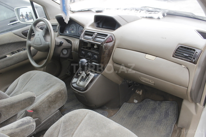 Mitsubishi Grandis 2000, 250,000 km - 2.4 л - Bakı
