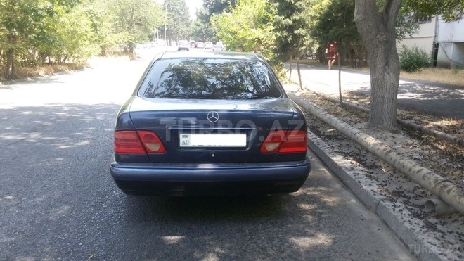 Mercedes E 230 1997, 304,000 km - 2.3 l - Bakı