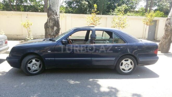 Mercedes E 230 1997, 304,000 km - 2.3 l - Bakı