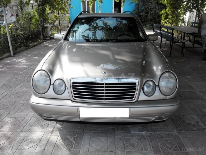 Mercedes E 200 1997, 258,000 km - 2.0 l - Bakı