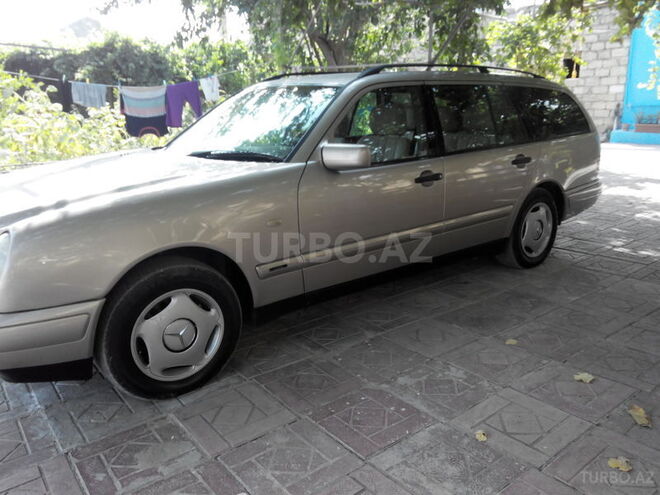 Mercedes E 200 1997, 258,000 km - 2.0 l - Bakı