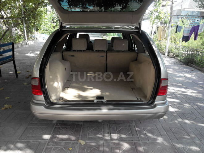 Mercedes E 200 1997, 258,000 km - 2.0 l - Bakı