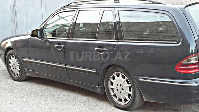 Mercedes E 270 1999, 220,000 km - 2.7 l - Bakı