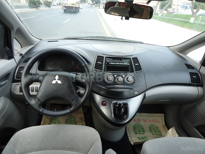 Mitsubishi Grandis 2006, 167,847 km - 2.4 l - Bakı